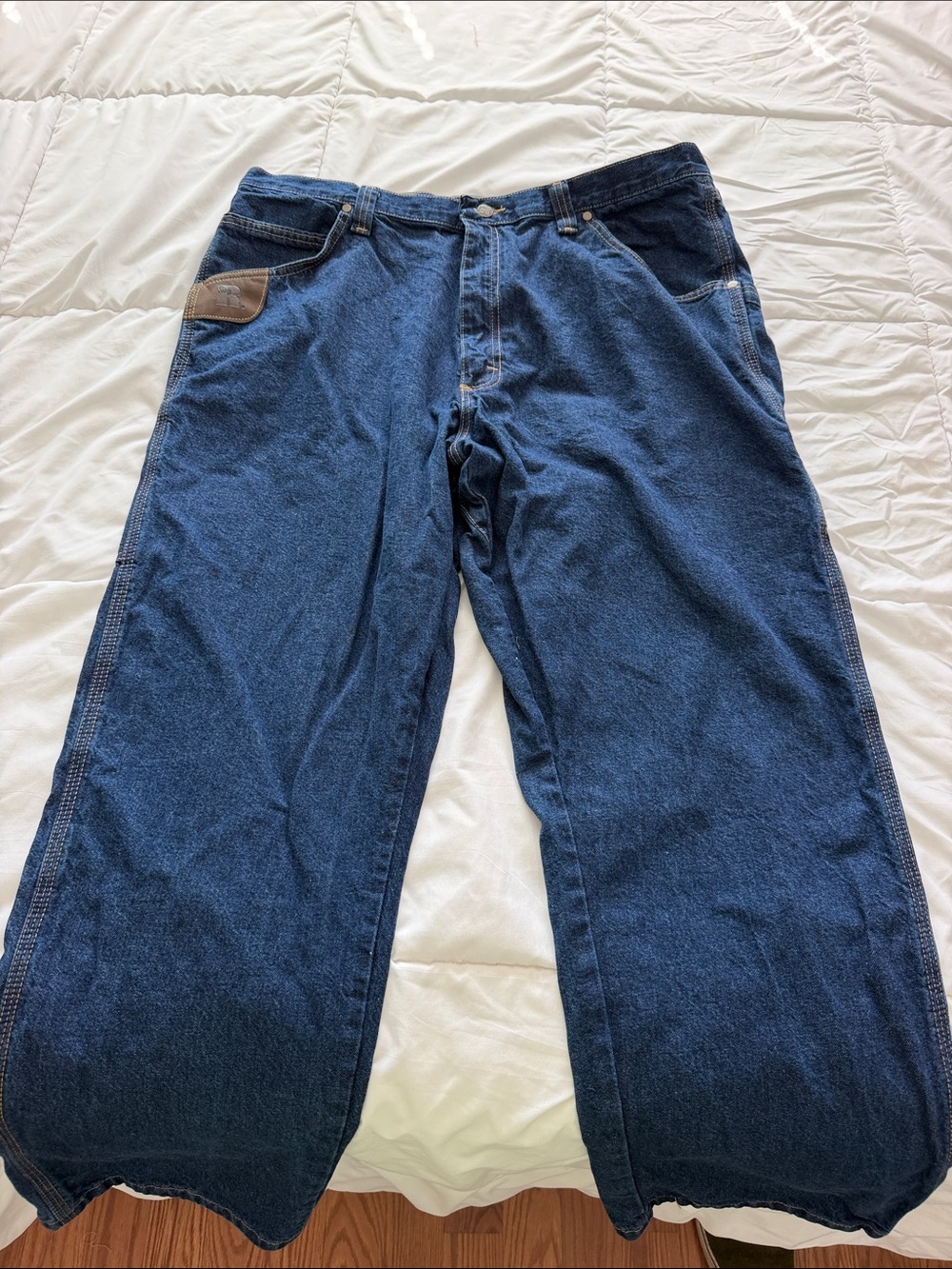 Relaxed Fit Men's Dark Blue Denim Jeans Wrangler